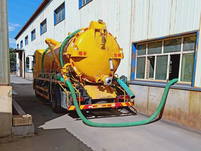 工人新村厂区化粪池清理